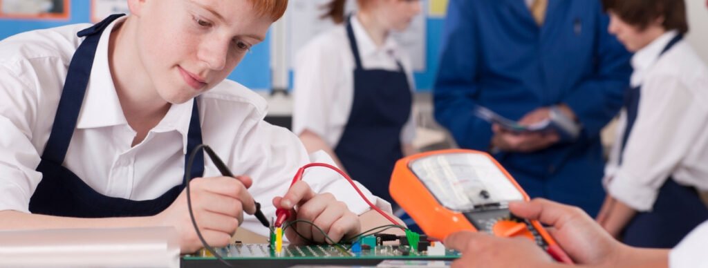 Fizyczna 1 szkolna pracownia fizyczna, klasopracownia fizyczna